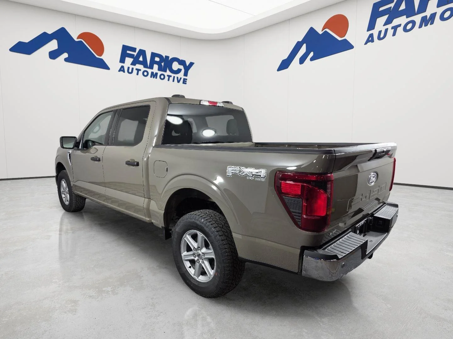 Used 2026 Marsh Gray Ford XLT image 3