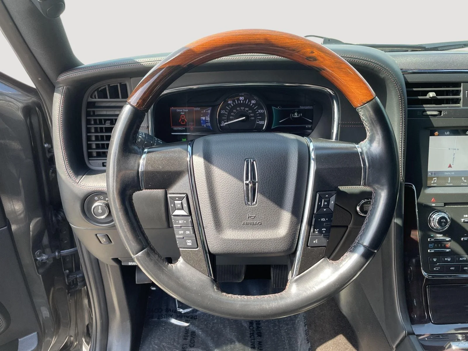 Used 2016 Magnetic Lincoln Reserve image 21