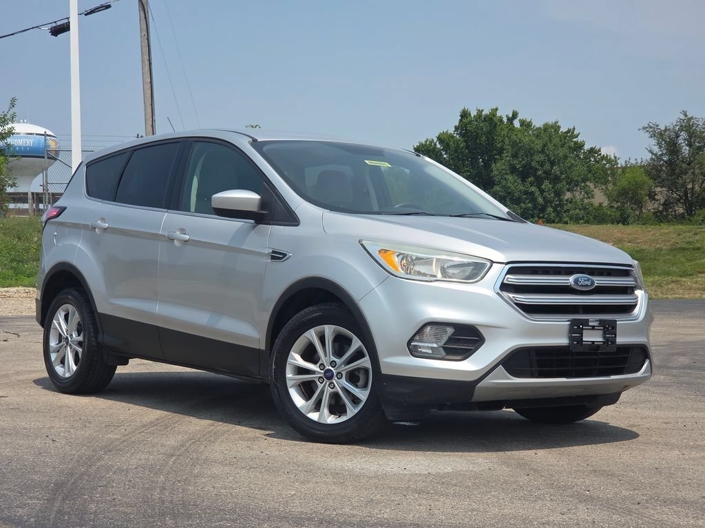 Used 2017 Ford Escape SE with VIN 1FMCU0GD3HUA40843 for sale in Miamisburg, OH