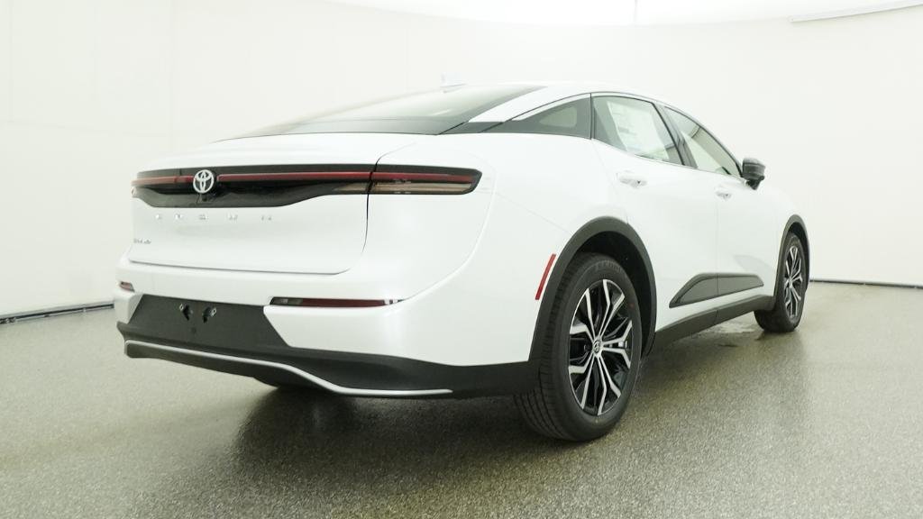 New 2026 Oxygen White Toyota XLE image 14