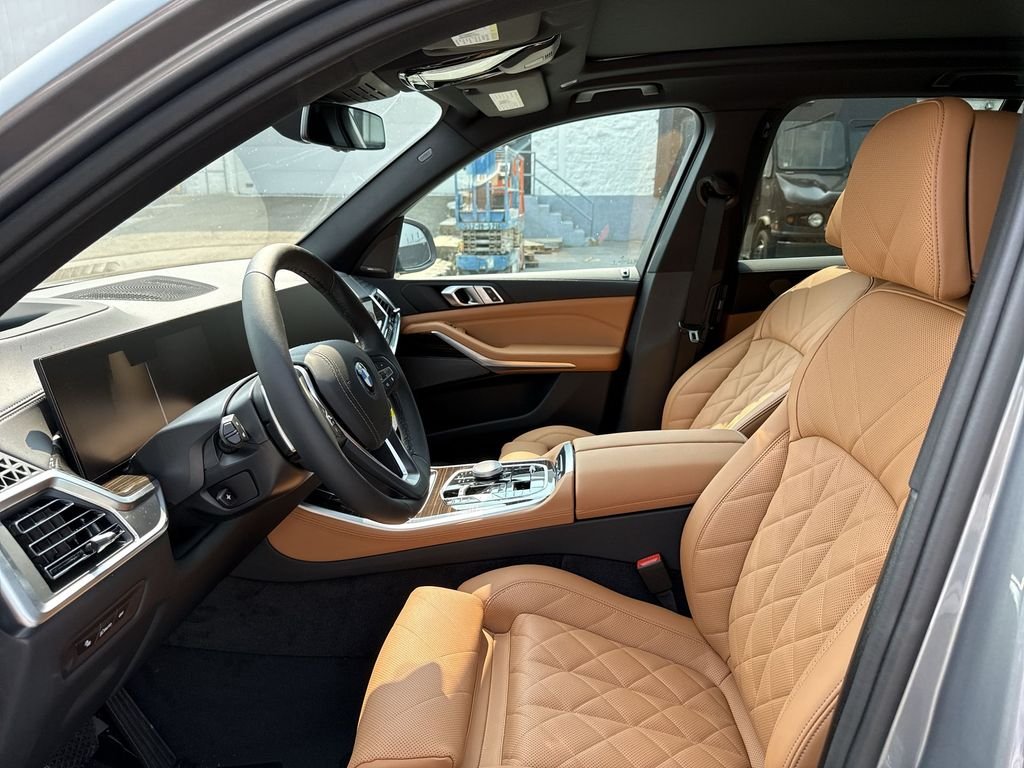Used 2026 Gray BMW xDrive50e image 11