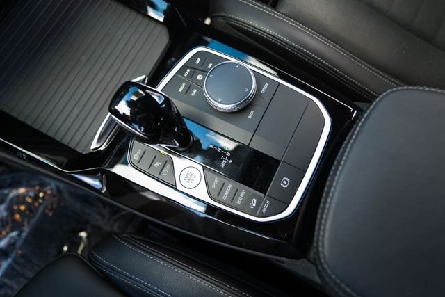 Used 2022 Blue Metallic BMW xDrive30i image 27