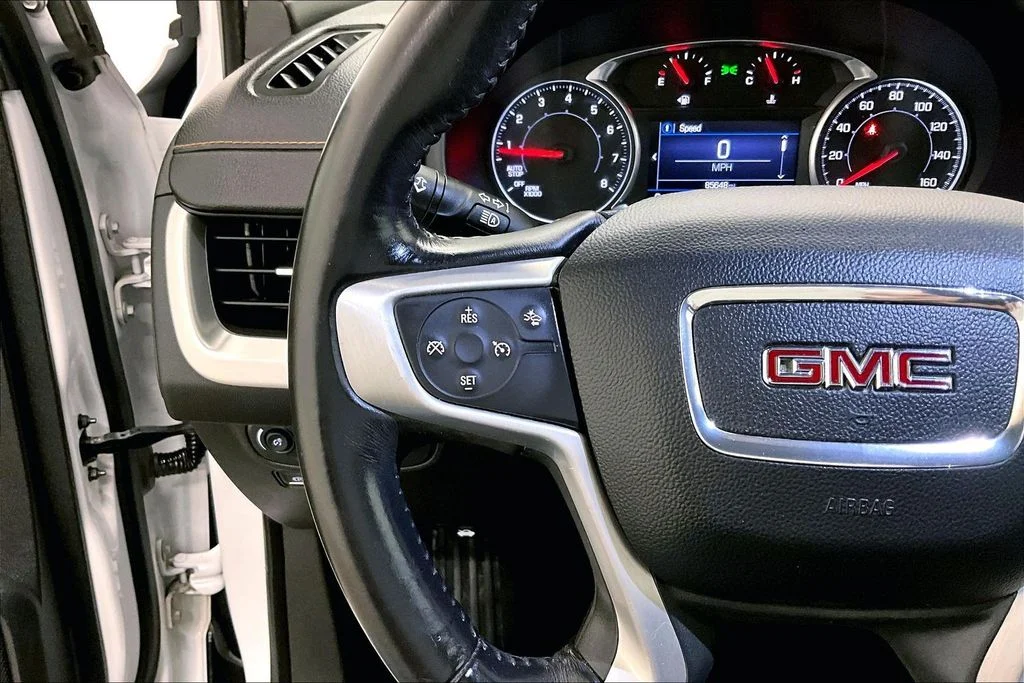 Used 2021 White GMC SLE image 11