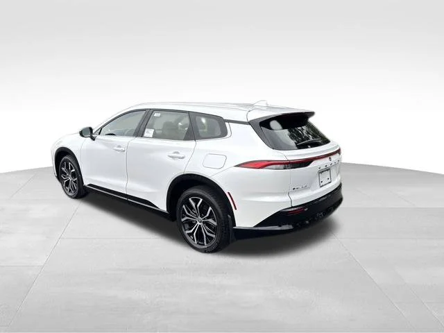 New 2026 Oxygen White Toyota XLE image 3