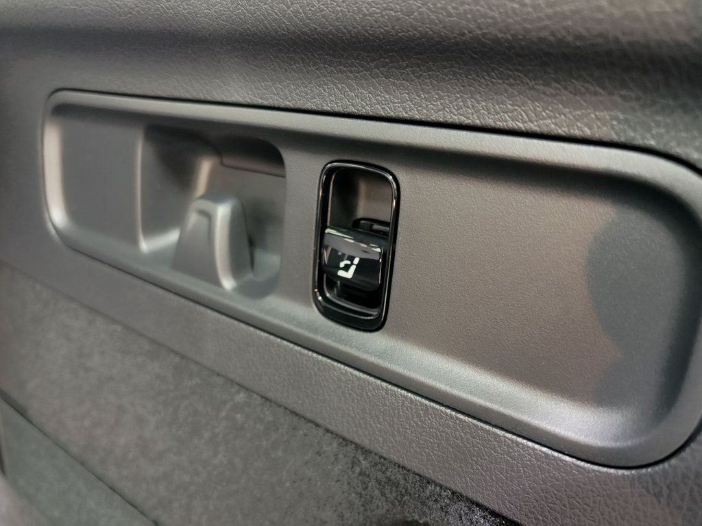 2025 Mercedes-Benz GLC Base - Photo 28