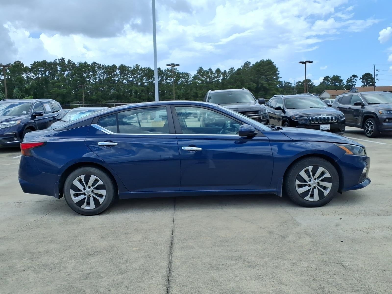 2022 Nissan Altima 2.5 S Blue at G Motors
