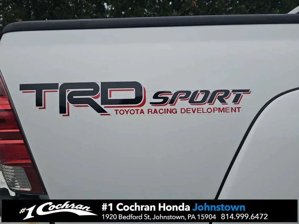 Used 2015 Super White Toyota  image 8