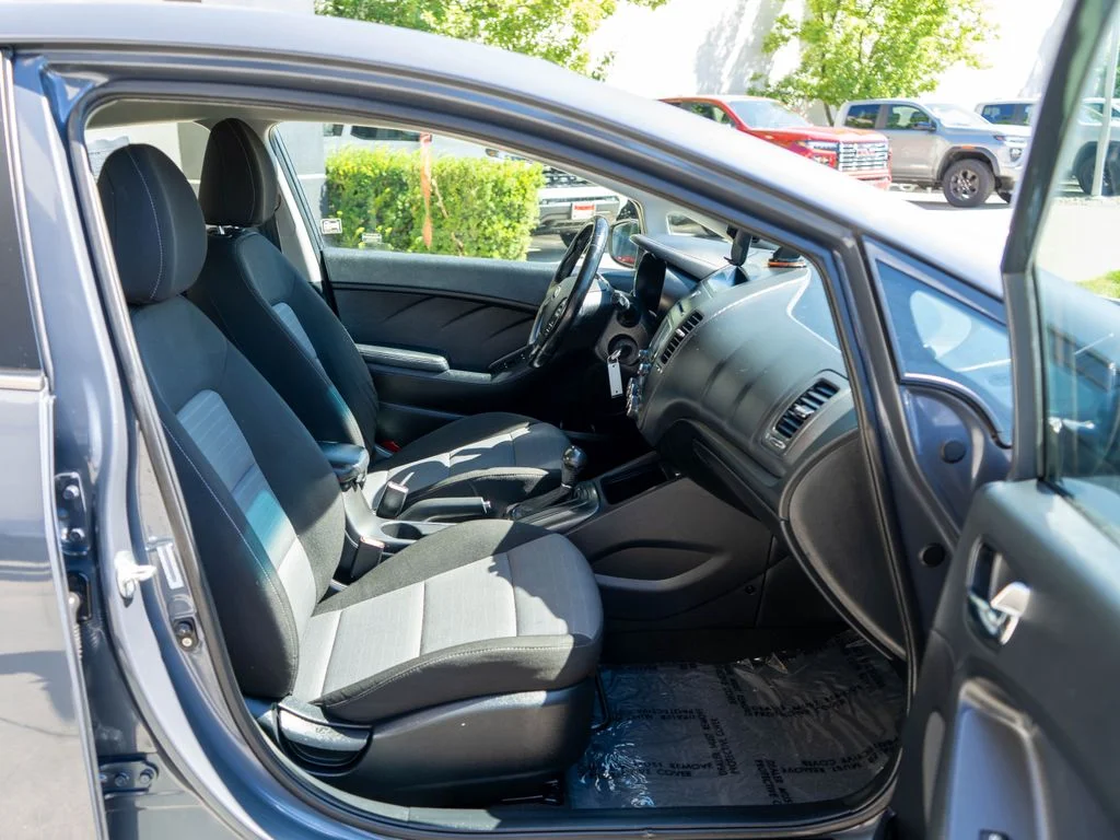 Used 2014 Blue Kia EX image 10