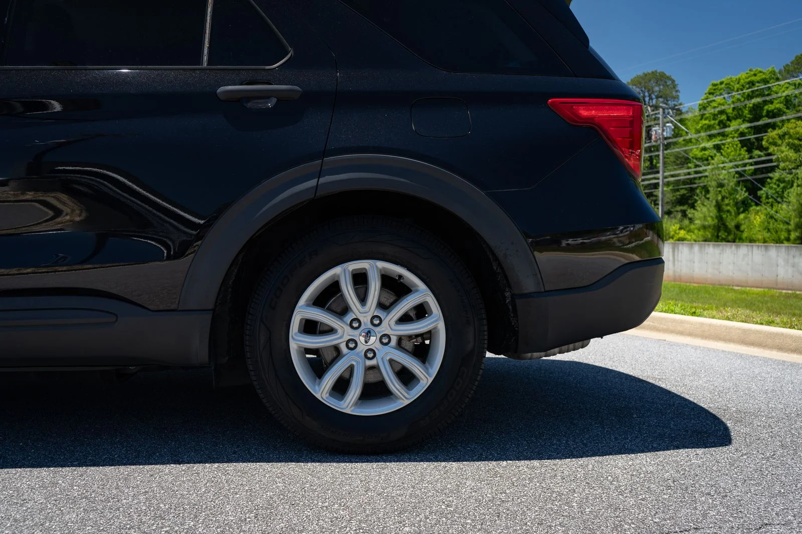 Used 2021 Black Ford Base image 6