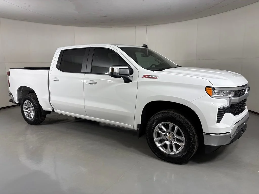 New 2026 Summit White Chevrolet LT image 11