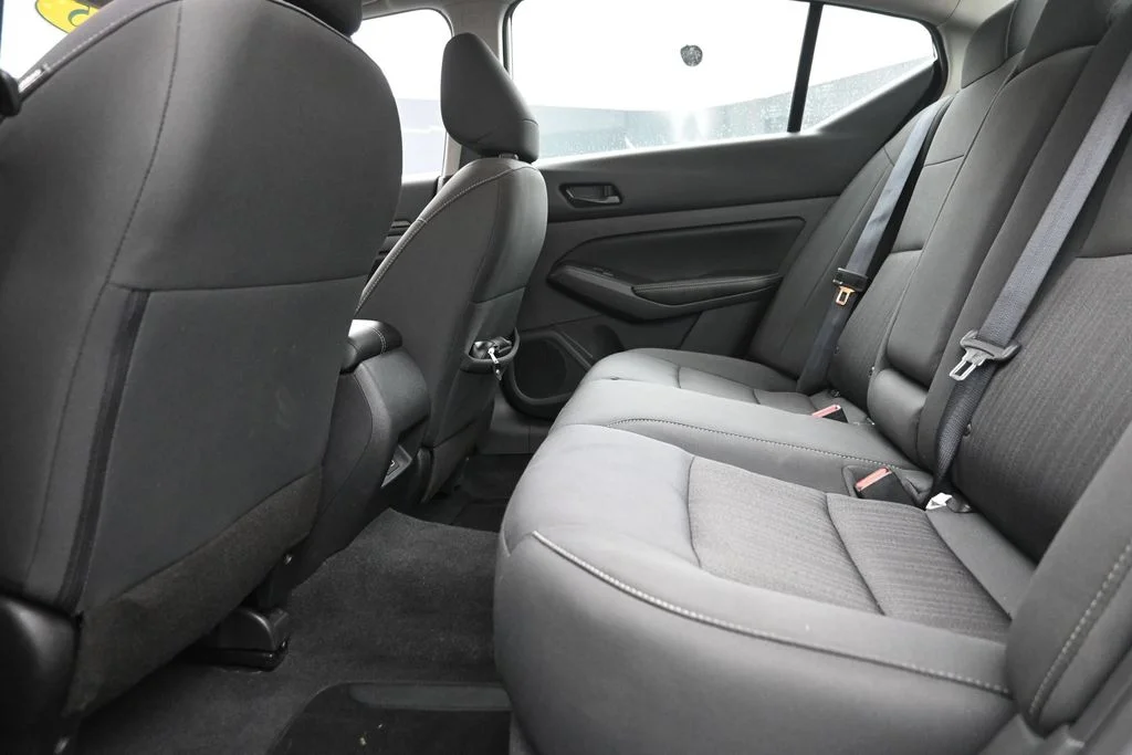Used 2025 White Nissan 2.5 SV image 11