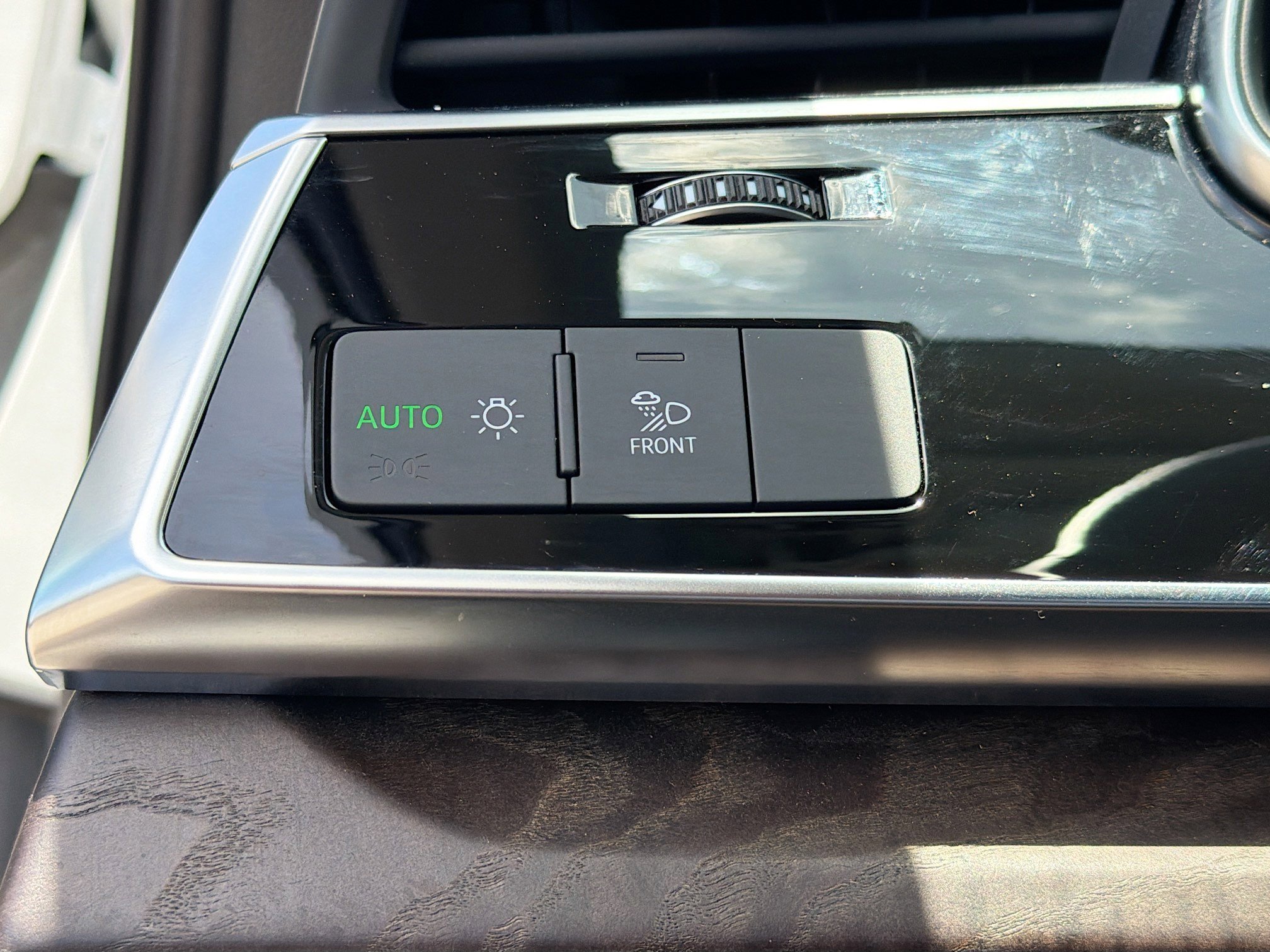 Used 2025 Glacier White Audi Premium image 36