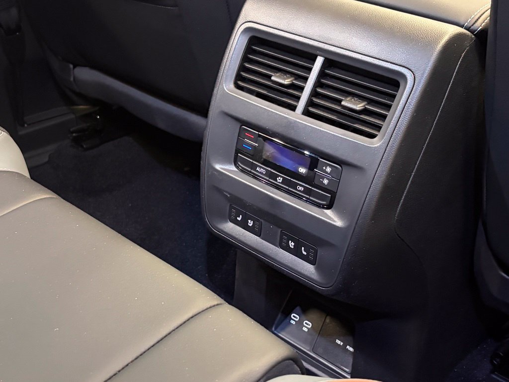 New 2027 Sandstone Volkswagen 2.0T SEL image 38