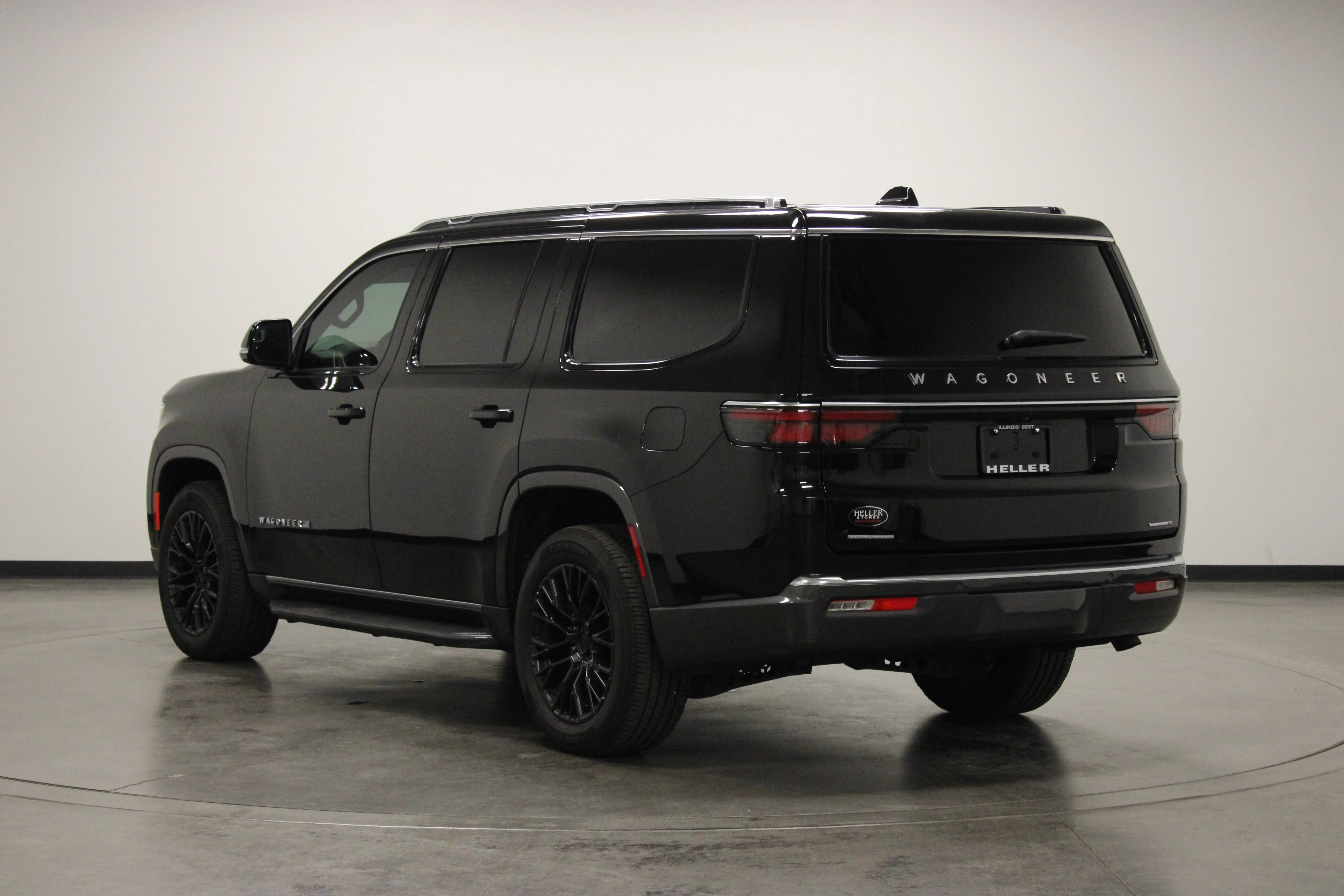 Used 2022 Diamond Black Crystal Pearlcoat Jeep Series II image 6