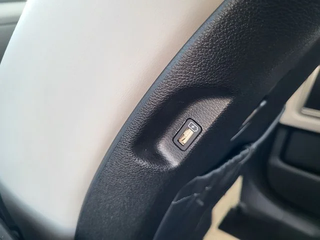 Used 2020 White Kia S image 17
