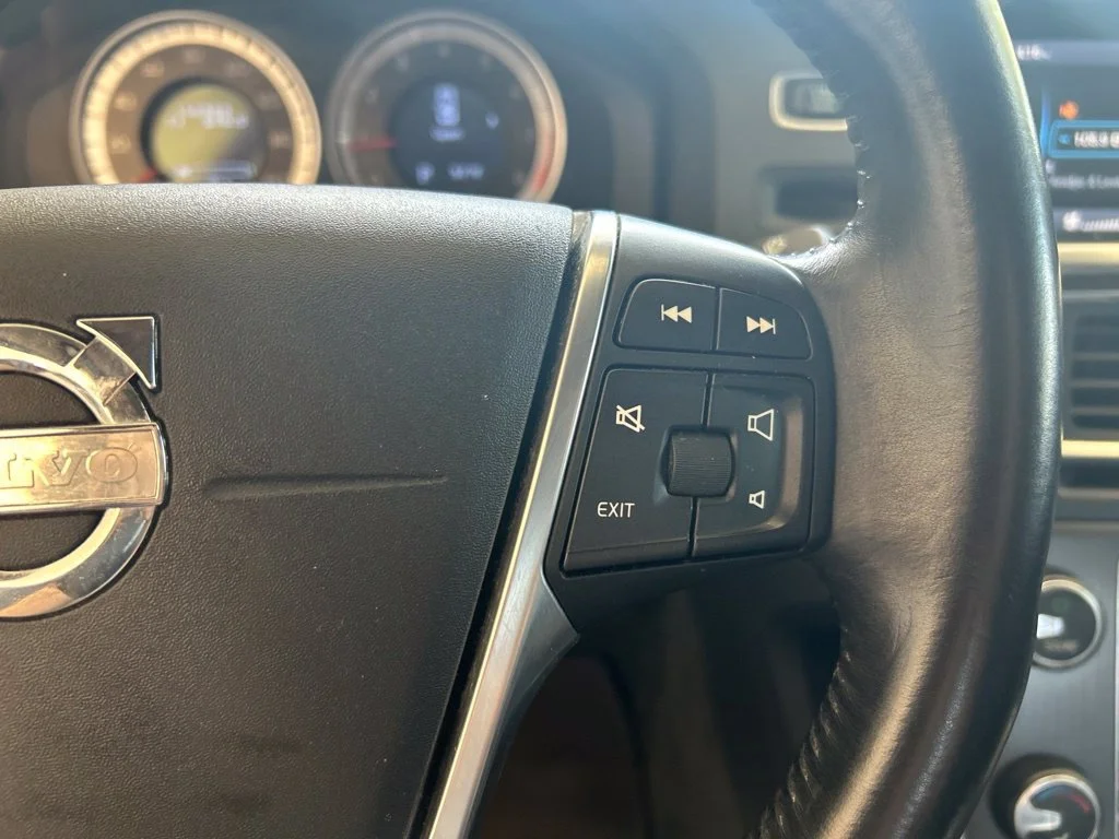 Used 2013  Volvo  image 38