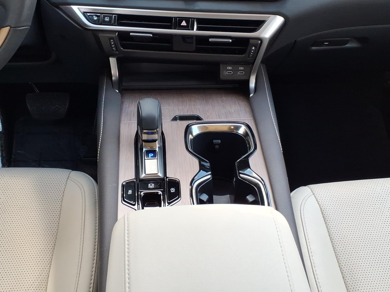 Certified Used 2024 Matador Red Mica Lexus Premium image 15