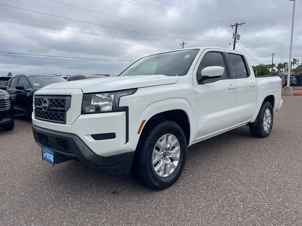 Used 2023 White Nissan SV image 3