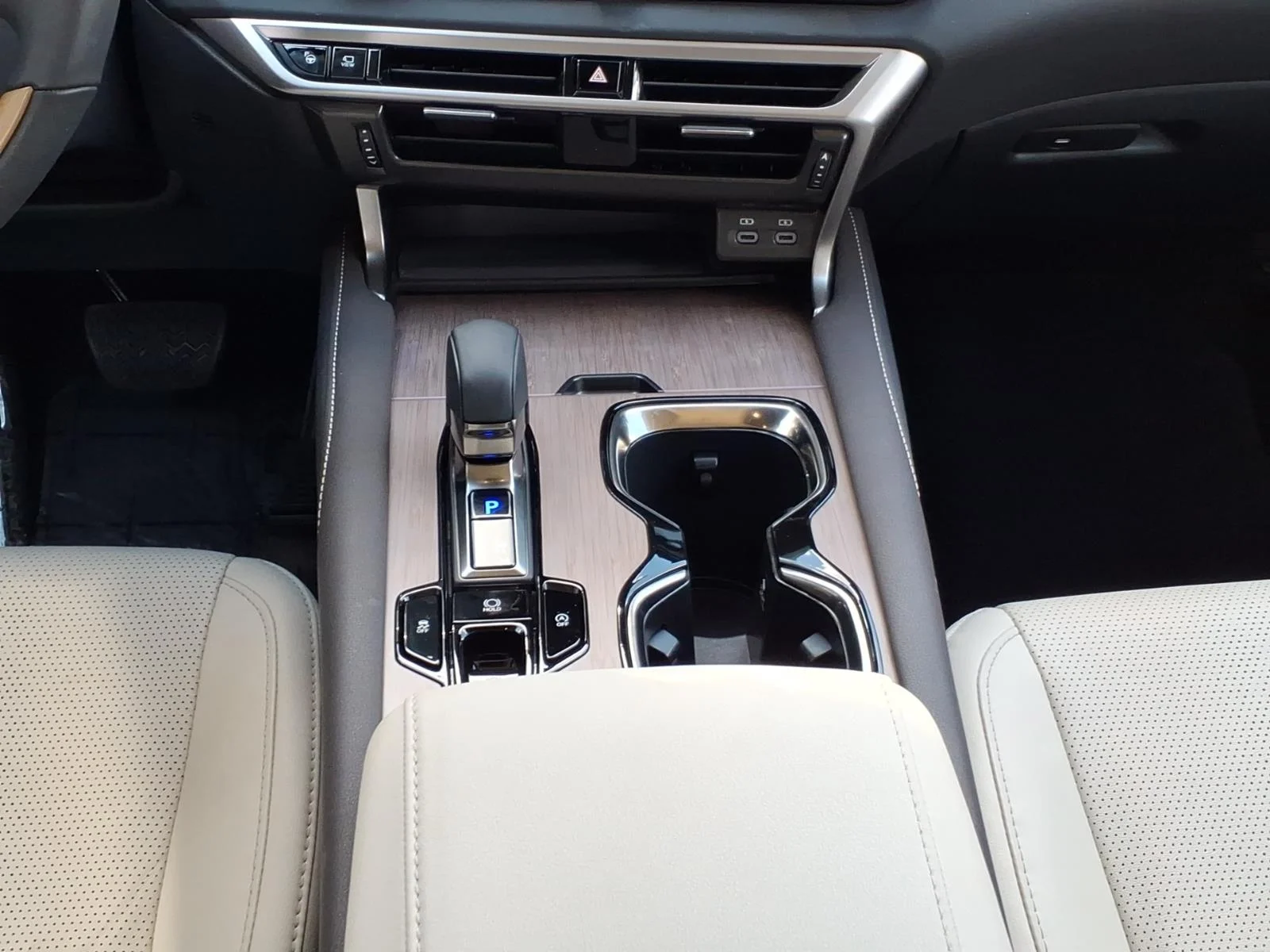 Certified Used 2024 Matador Red Mica Lexus Premium image 15