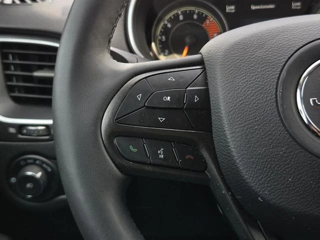 Used 2022 Bright White Clearcoat Jeep Trailhawk image 25
