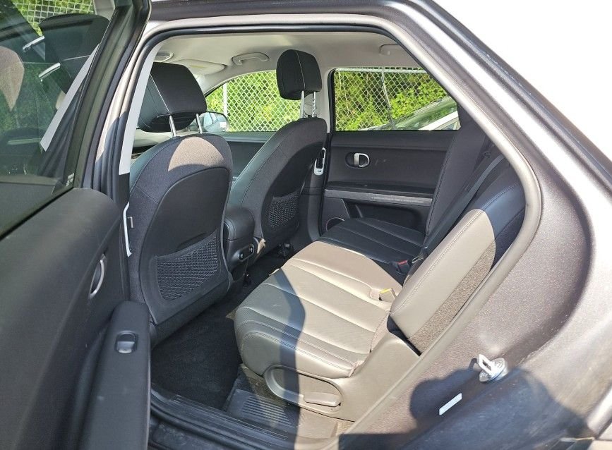 Used 2023 Gray Hyundai SEL image 7