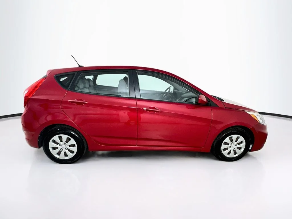 Used 2015 Red Hyundai GS image 8