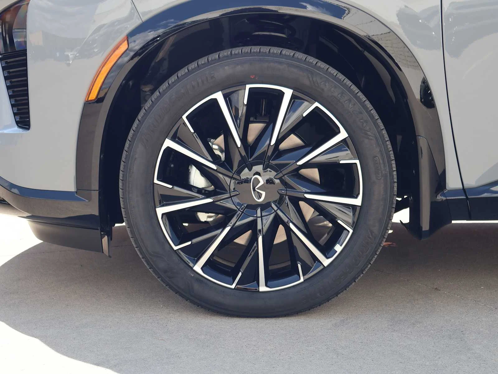 New 2027 2T HRBR GRAY INFINITI Autograph AWD image 9