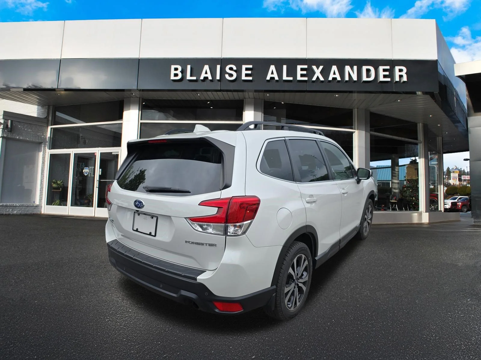Used 2023 Crystal White Pearl Subaru Limited image 3