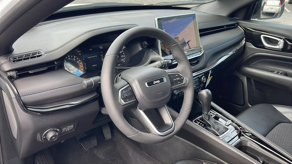 Used 2026 White Jeep Latitude image 20