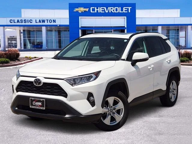 2019 Toyota RAV4 XLE FWD's photo