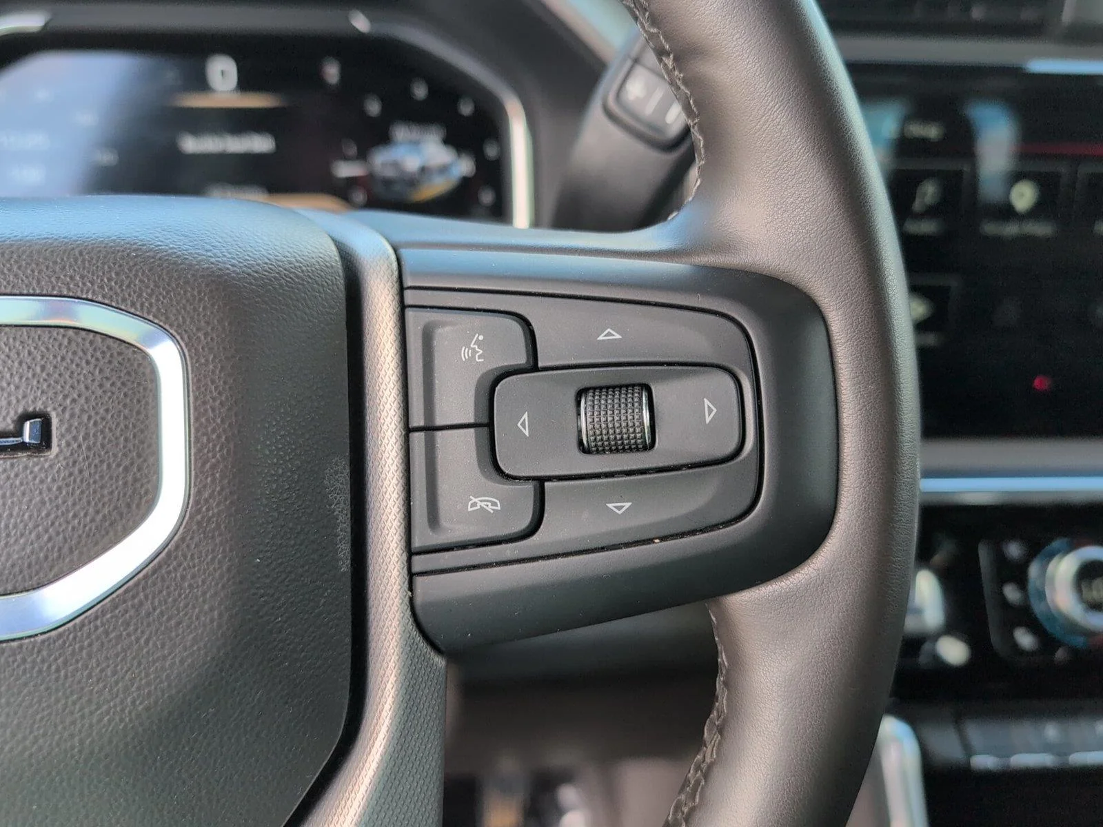 Used 2025 Sterling Metallic GMC Denali image 26