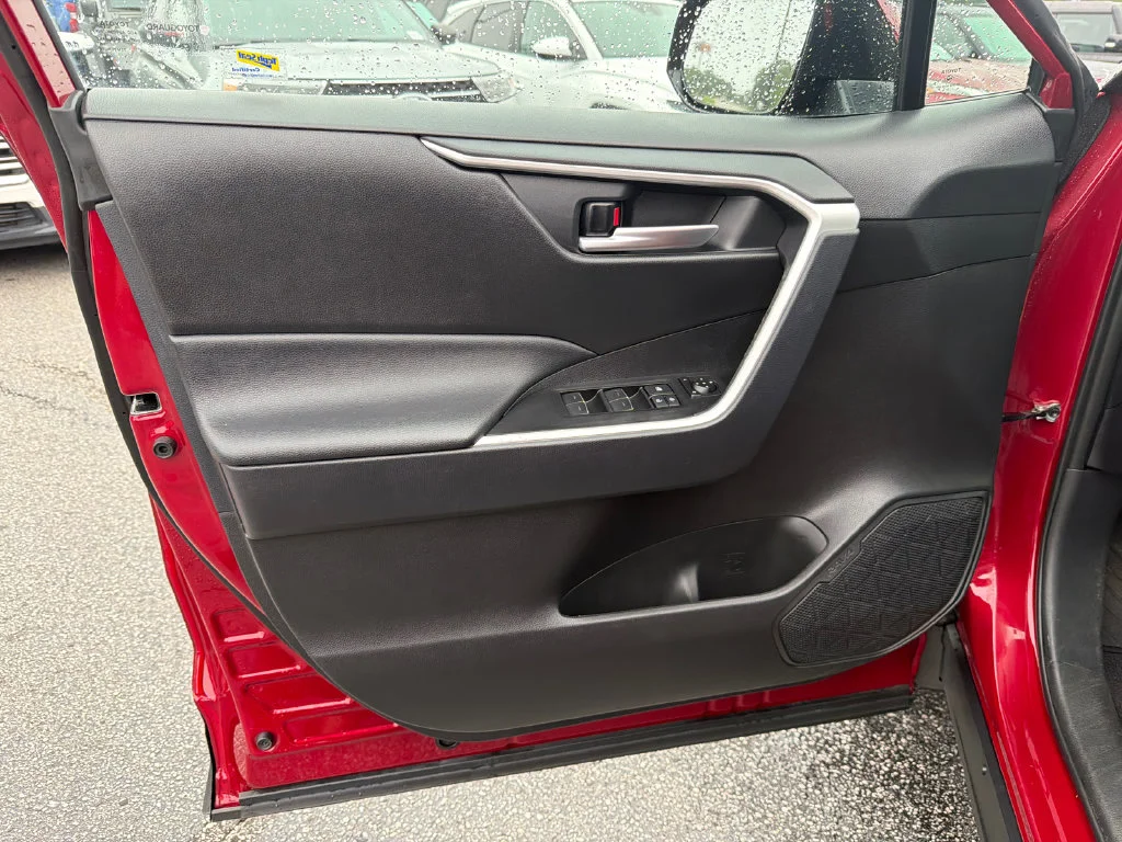 Used 2025 Red Toyota XLE Premium image 10
