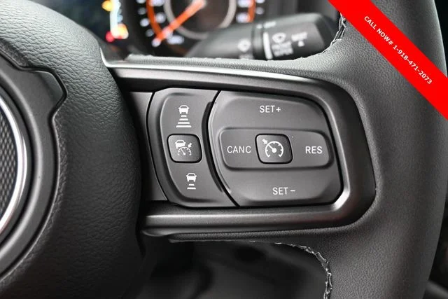 New 2026 Bright White Clear-Coat Exterior Paint Jeep Rubicon X image 24
