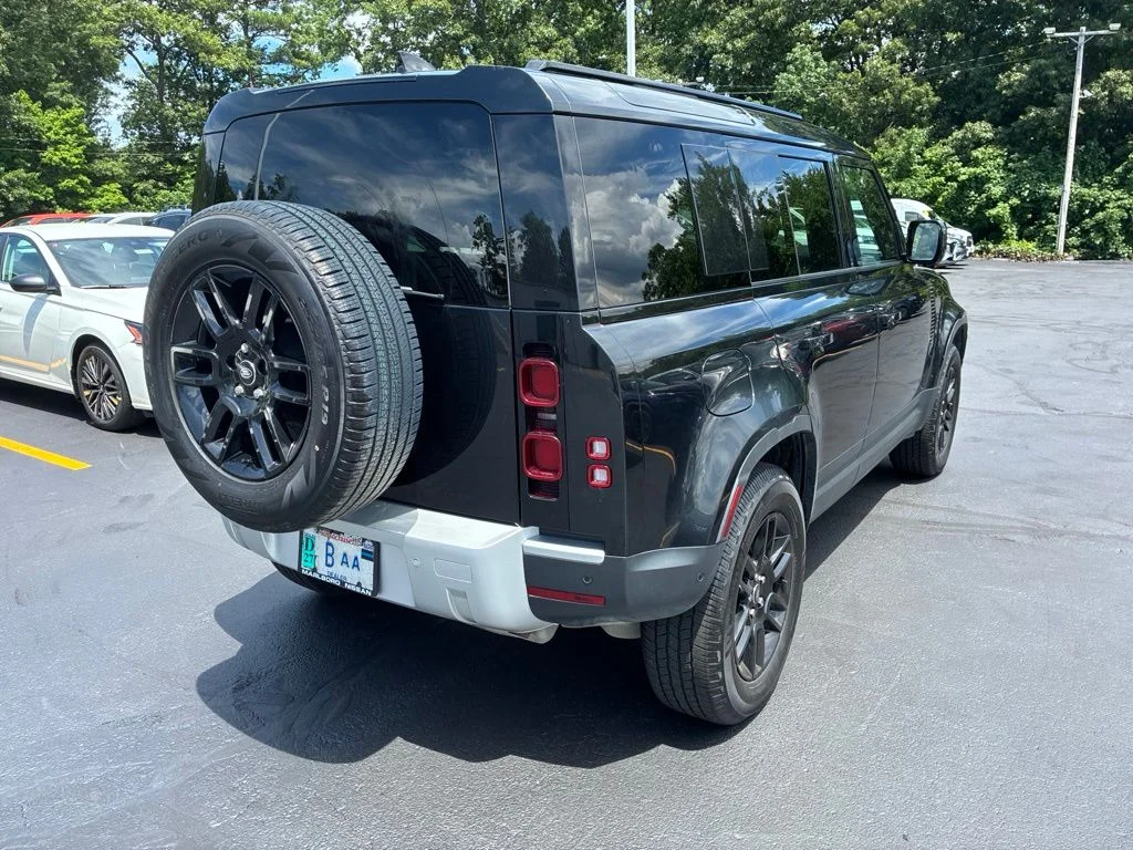 Used 2025 Black Land Rover S image 7
