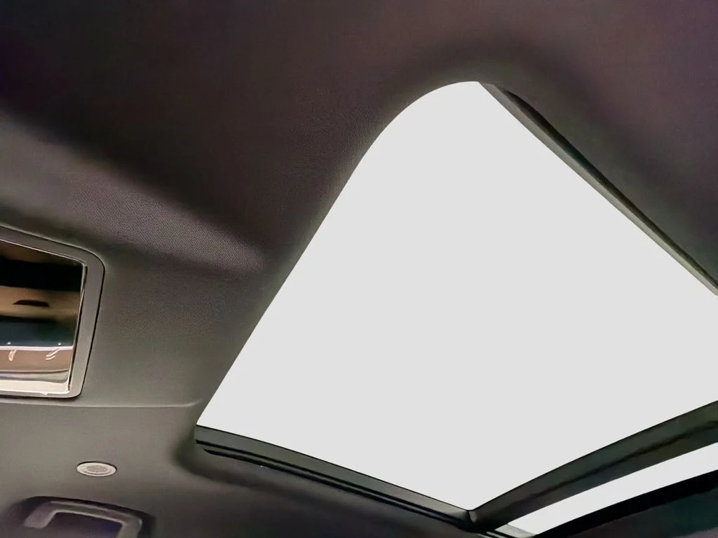 New 2026 Fuji White Land Rover X-Dynamic SE image 23