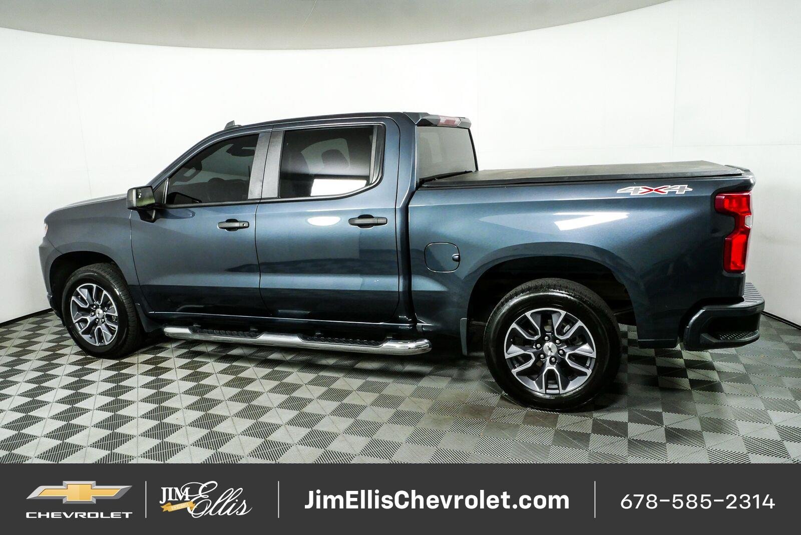 Used 2022 SHADOW GRAY METALLIC Chevrolet Custom image 26
