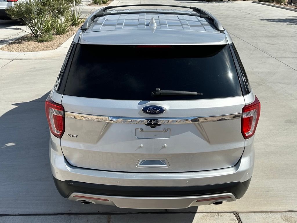 2017 Ford Explorer XLT photo 4
