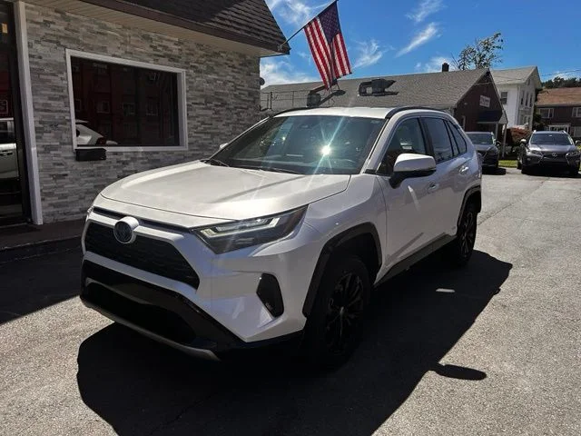 2024 Toyota RAV4 Hybrid SE