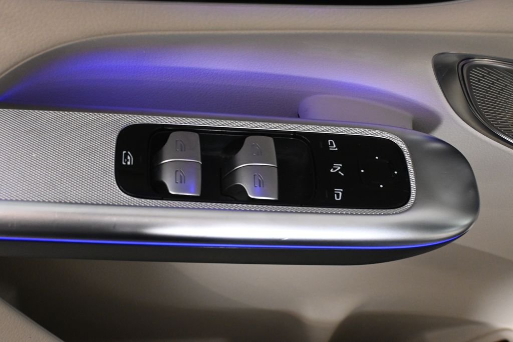 Used 2023 Selenite Gray Metallic Mercedes-Benz GLC 300 image 27