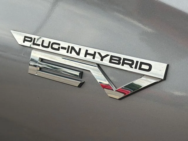 Used 2023  Mitsubishi SE image 34
