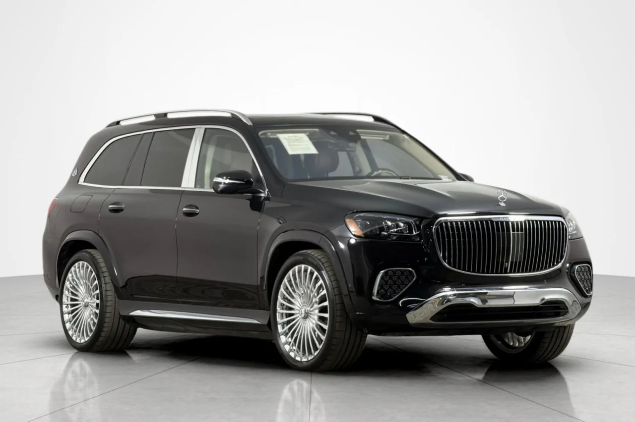 Certified Used 2025 Obsidian Black Metallic Mercedes-Benz Maybach GLS 600 image 7