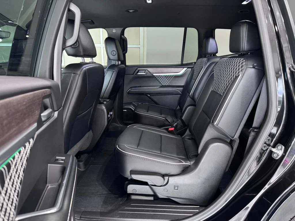 2026 GMC Acadia Denali - Photo 13