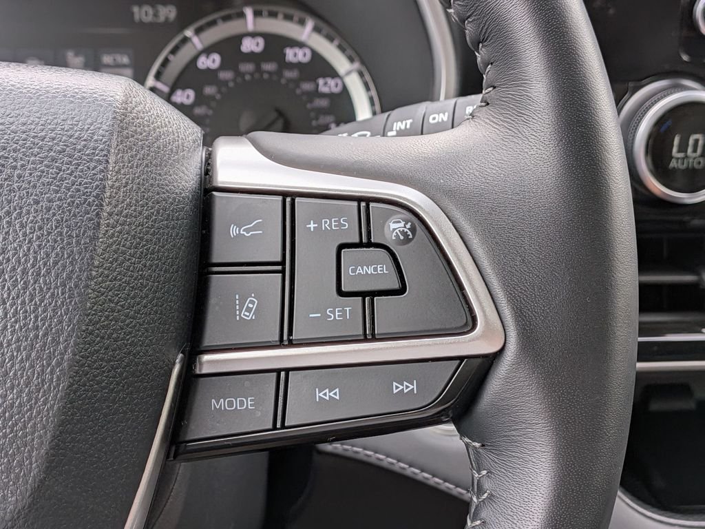 Used 2026  Toyota XLE image 25