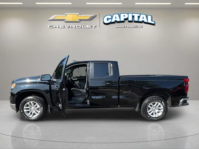 Used 2025 Black Chevrolet LT image 9