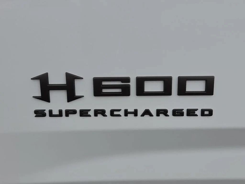 New 2026 Polar White Tricoat Chevrolet Premier image 30