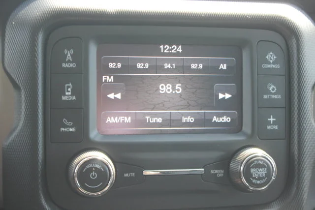 Used 2019 White Jeep Unlimited Sport S image 5