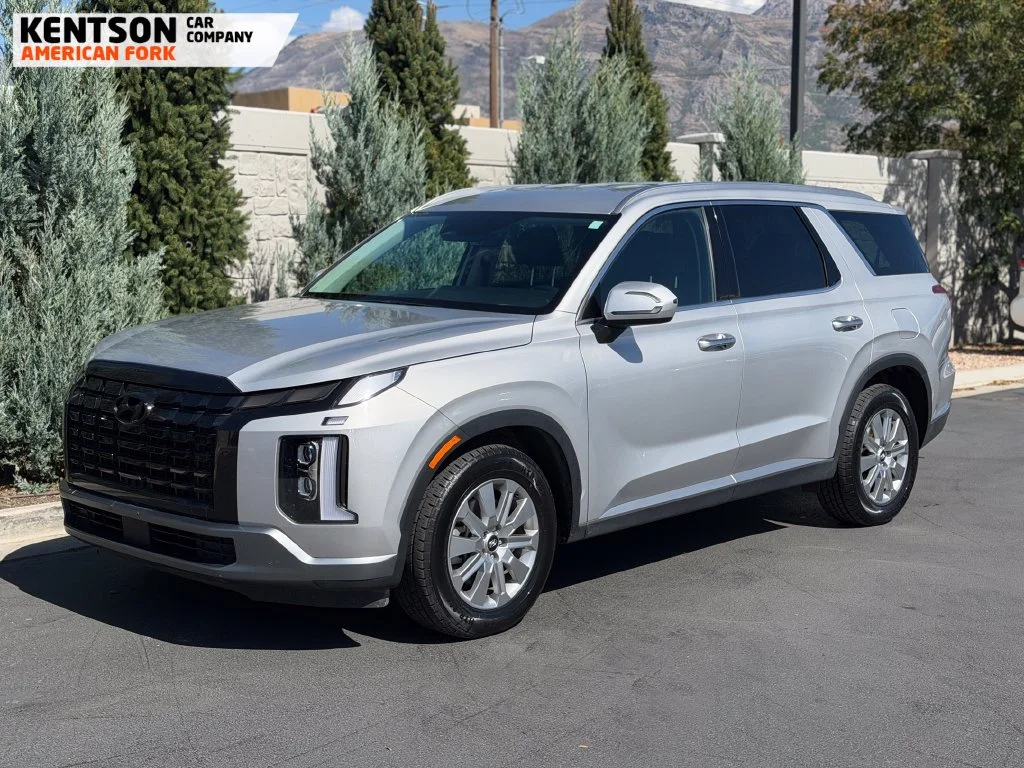 Used 2025 Silver Hyundai SEL image 3