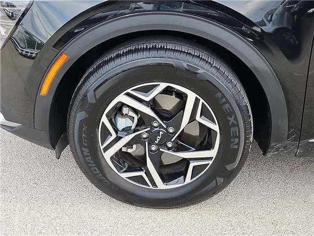 Certified Used 2025 Fusion Black KIA LX Front-Wheel Drive image 7
