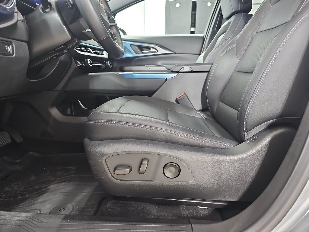 Used 2024 Sterling Gray Metallic Chevrolet 2LT image 35