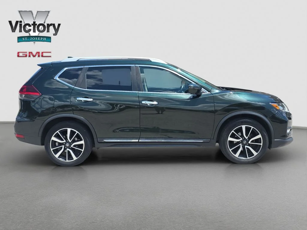 Used 2020 Green Nissan SL image 18